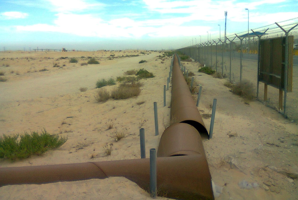 Pipelines running through the desert near Jubail
